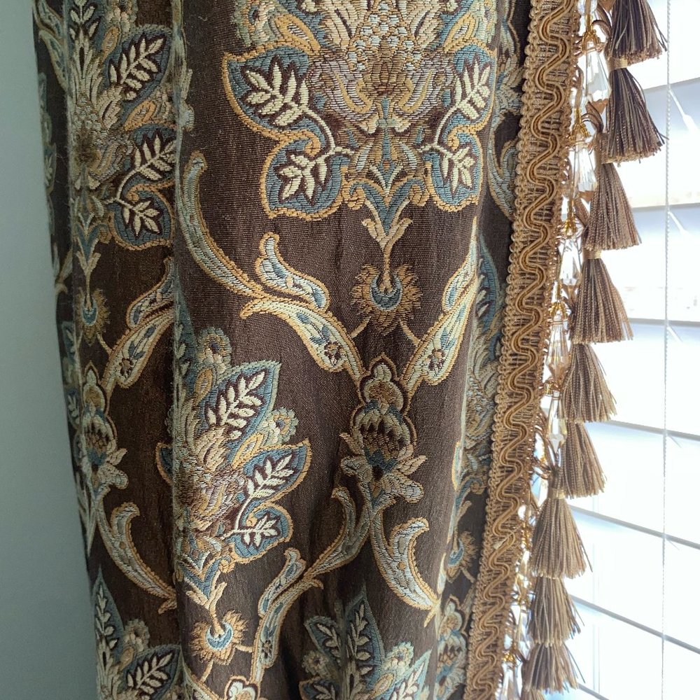 Custom drapes (multicolor) - Picture 3 of 3